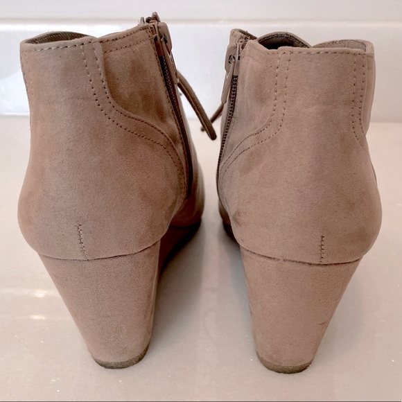 Tan - Suede - Wedge Heels - Size 9 - Picture 4 of 4